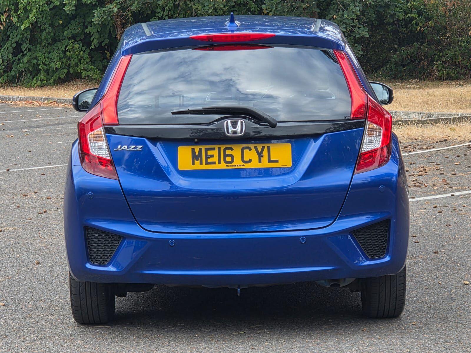 2016 Honda Jazz — photo 15